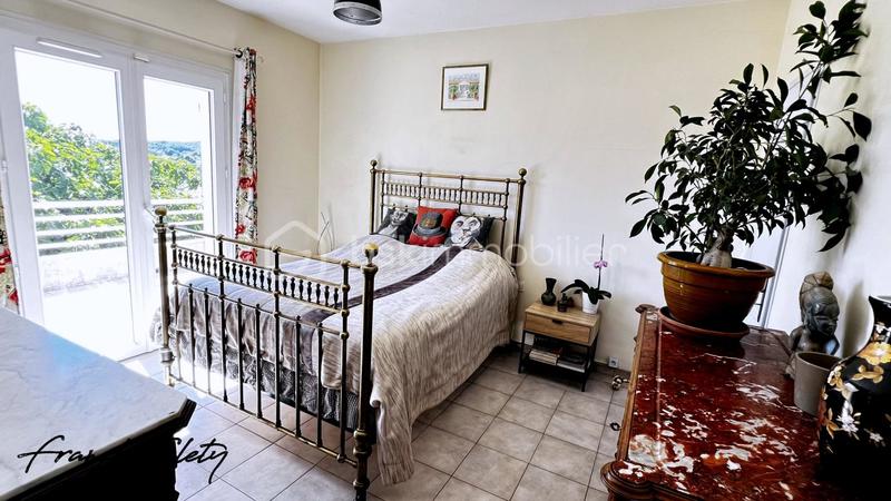 Villa - 180 m² - 7 pièces