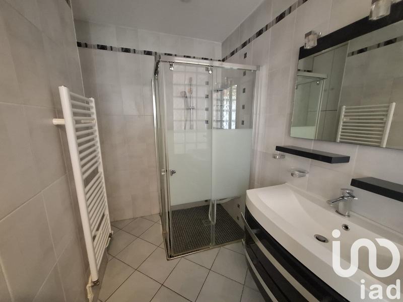 Maison - 219 m² - 9 pièces