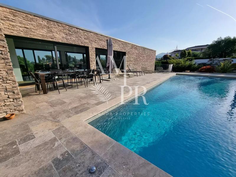 Villa - 290 m² - 6 pièces