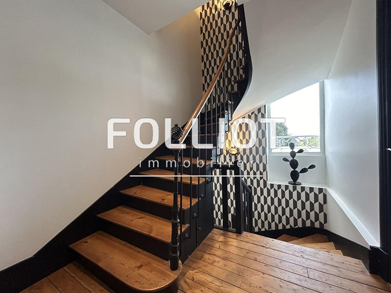 Maison - 195 m² - 8 pièces