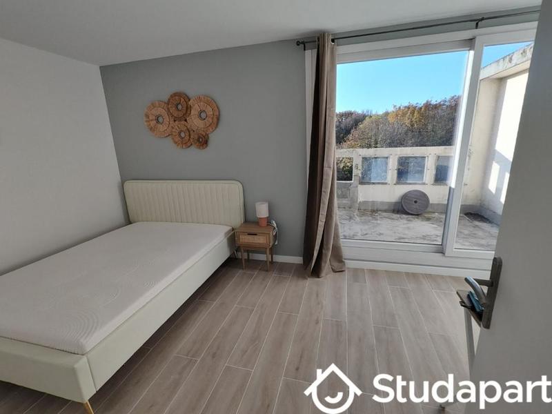 Chambre - 13 m² - 1 pièce