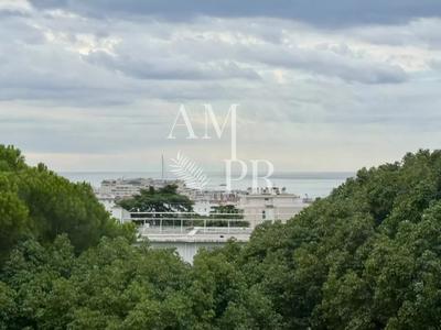 Appartement - 174 m² - 6 pièces