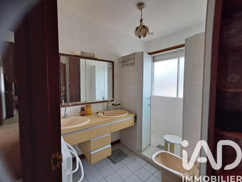 Maison - 198 m² - 5 pièces