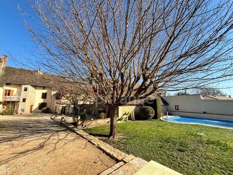 Maison - 304 m² - 10 pièces