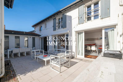 Maison - 160 m² - 5 pièces