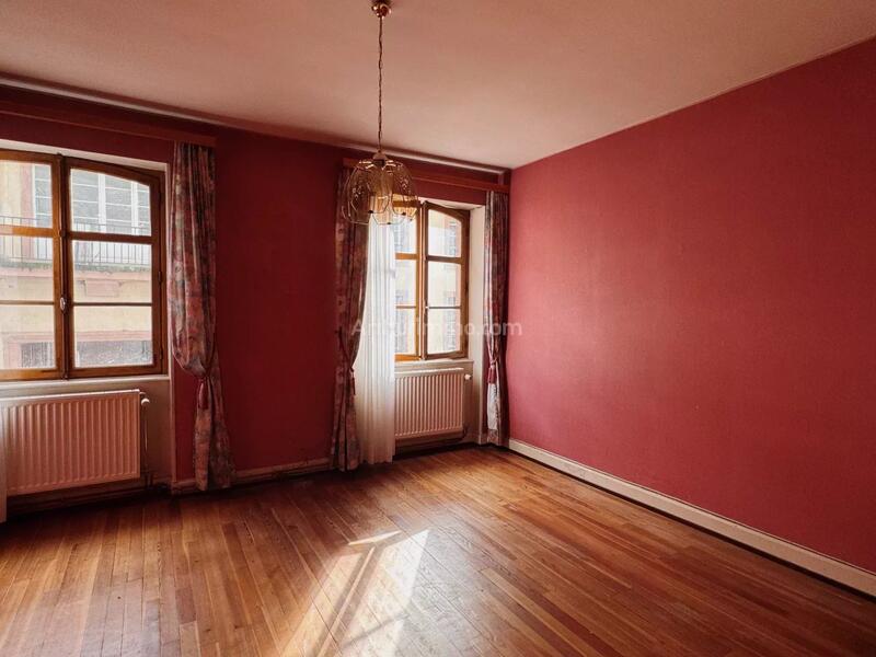 Maison - 312 m² - 12 pièces