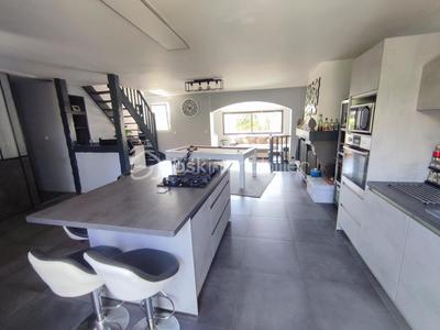 Maison traditionnelle - 135 m² - 8 pièces