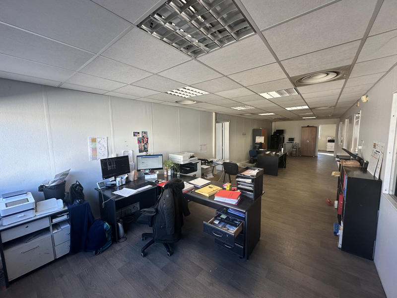 Local d'activités - 800 m²