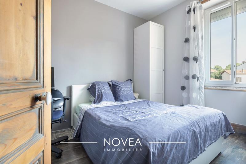 Maison traditionnelle - 259 m² - 8 pièces