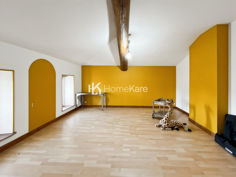 Maison - 327 m² - 7 pièces