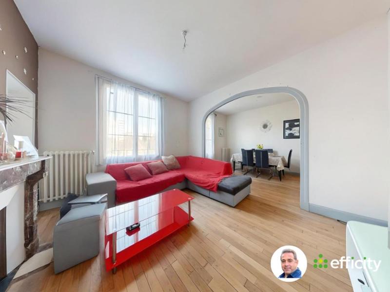 Maison - 240 m² - 12 pièces