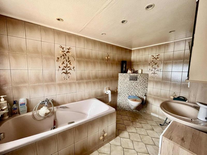 Maison - 215 m² - 12 pièces