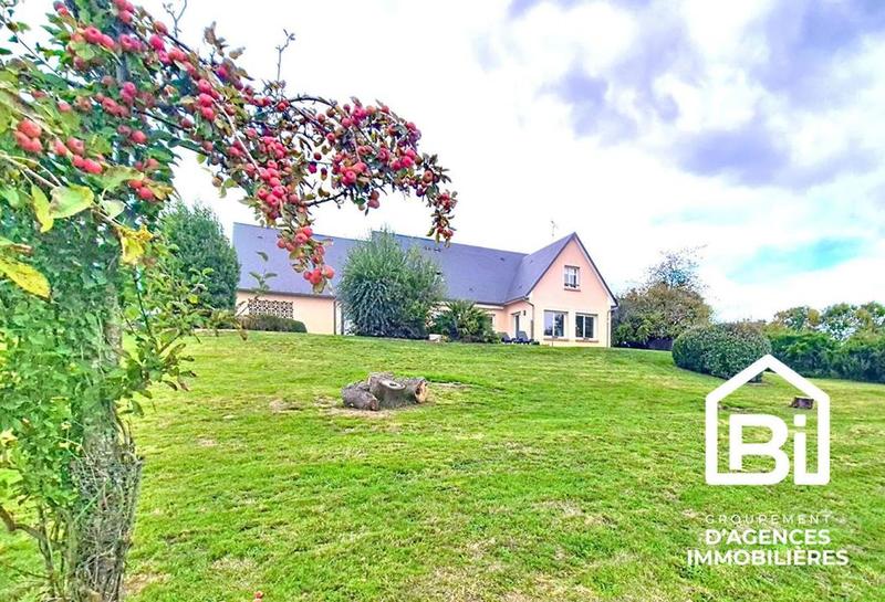 Maison - 218 m² - 8 pièces