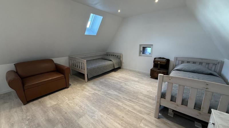 Maison - 238 m² - 10 pièces