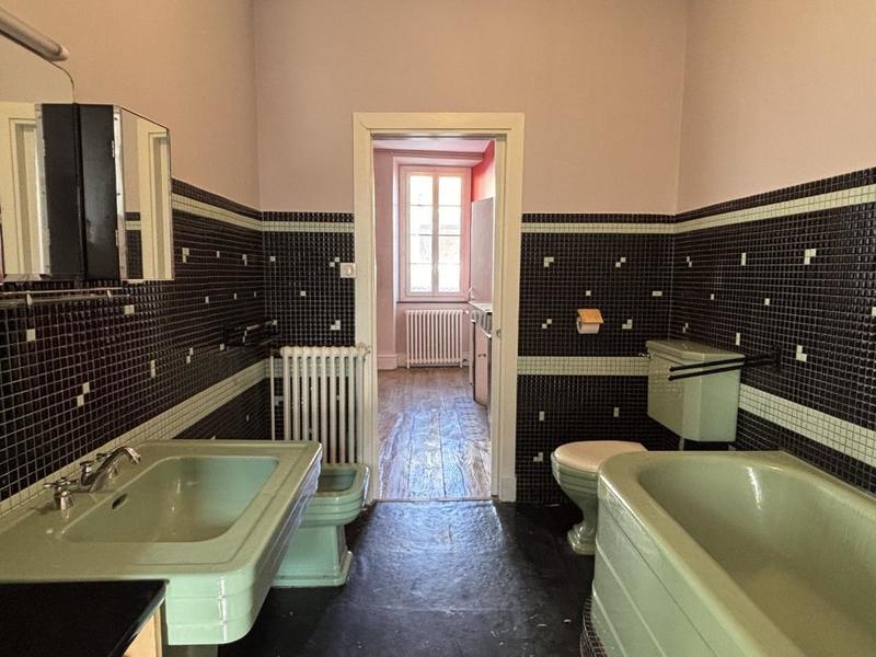 Maison en pierre - 394 m² - 11 pièces