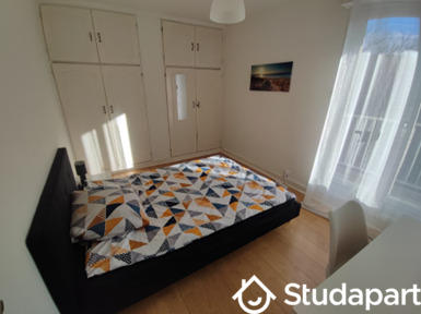 Chambre - 11 m² - 1 pièce