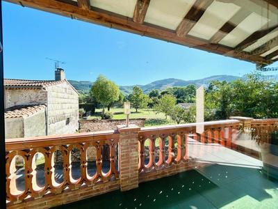 Maison - 269 m² - 9 pièces