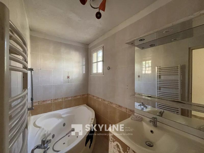 Maison - 105 m² - 6 pièces