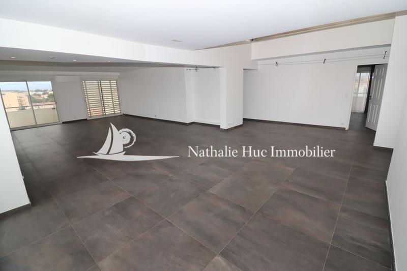 Appartement - 250 m² - 5 pièces