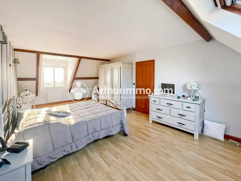 Maison - 181 m² - 8 pièces