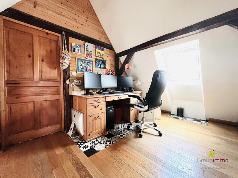 Maison - 180 m² - 8 pièces