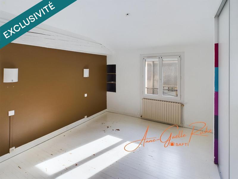 Maison - 246 m² - 8 pièces