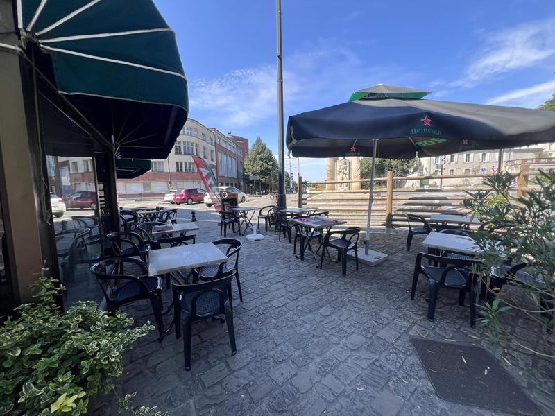 Magasins - 66 m² - 1 pièce