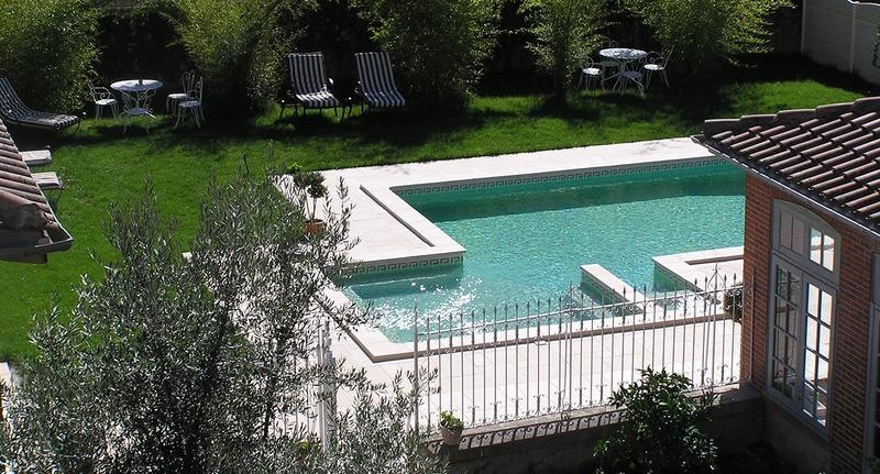 Propriété - 648 m² - 29 pièces