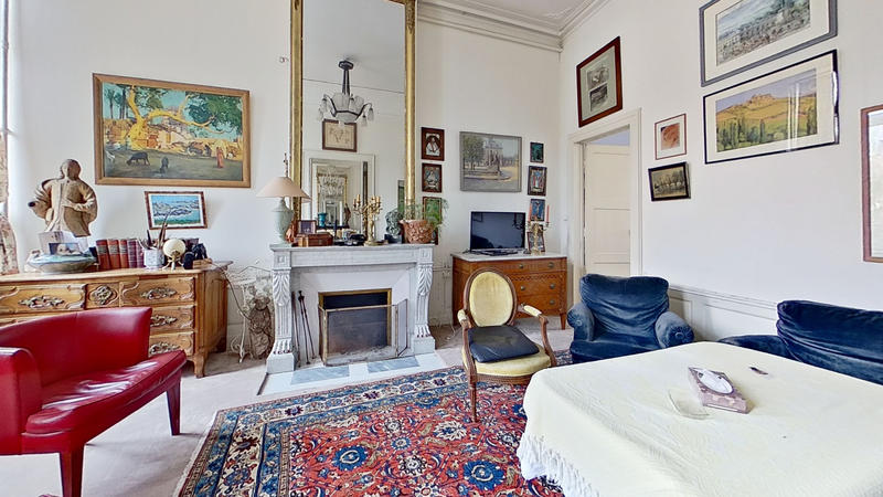 Appartement - 241 m² - 8 pièces