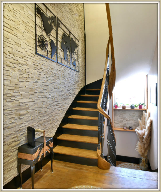 Demeure - 265 m² - 12 pièces