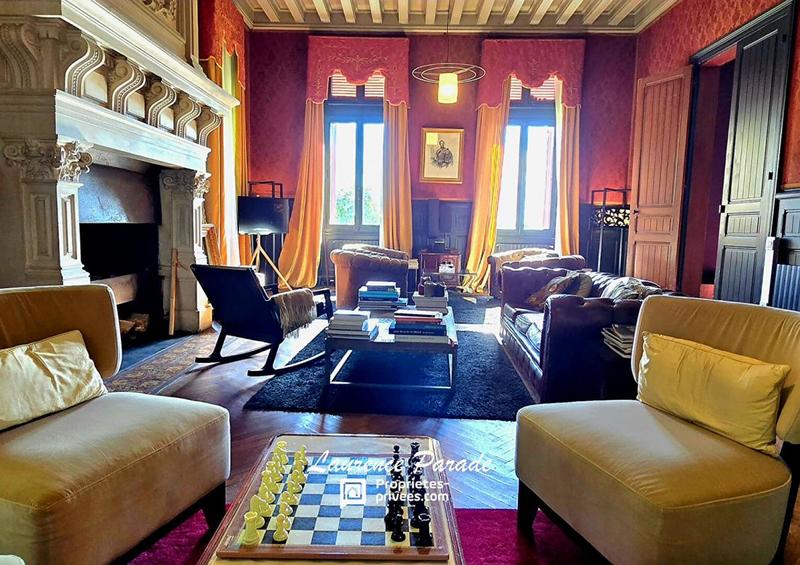 Maison - 625 m² - 20 pièces