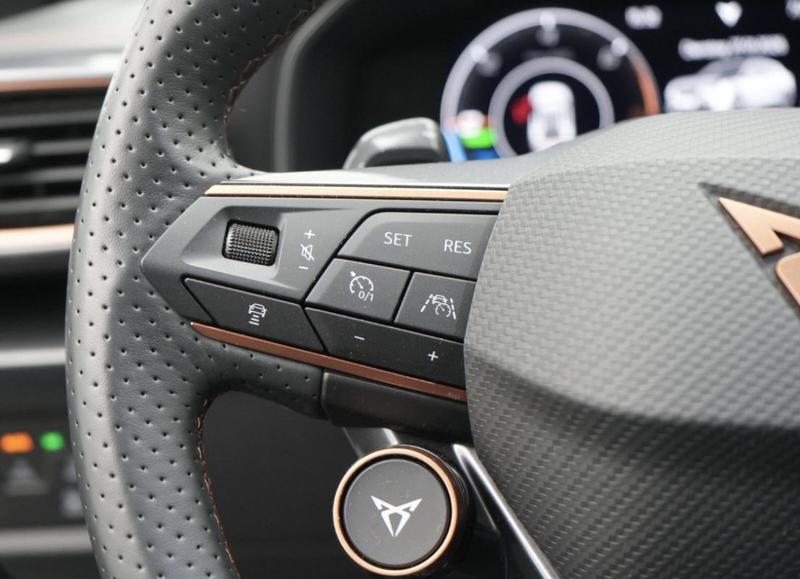 Cupra Formentor Vz 245 Hybride Rechargeable / Attache Remorque Supersoprt Camera Regulateur de Distance