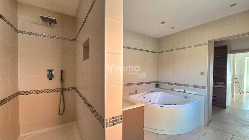 Maison - 110 m² - 6 pièces