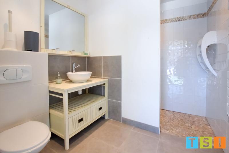 Maison - 625 m² - 12 pièces