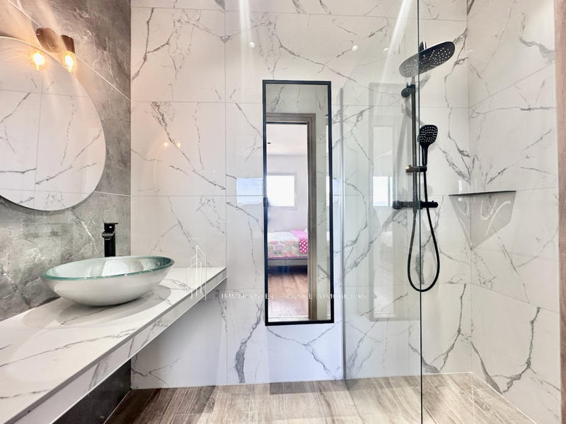 Villa - 165 m² - 6 pièces