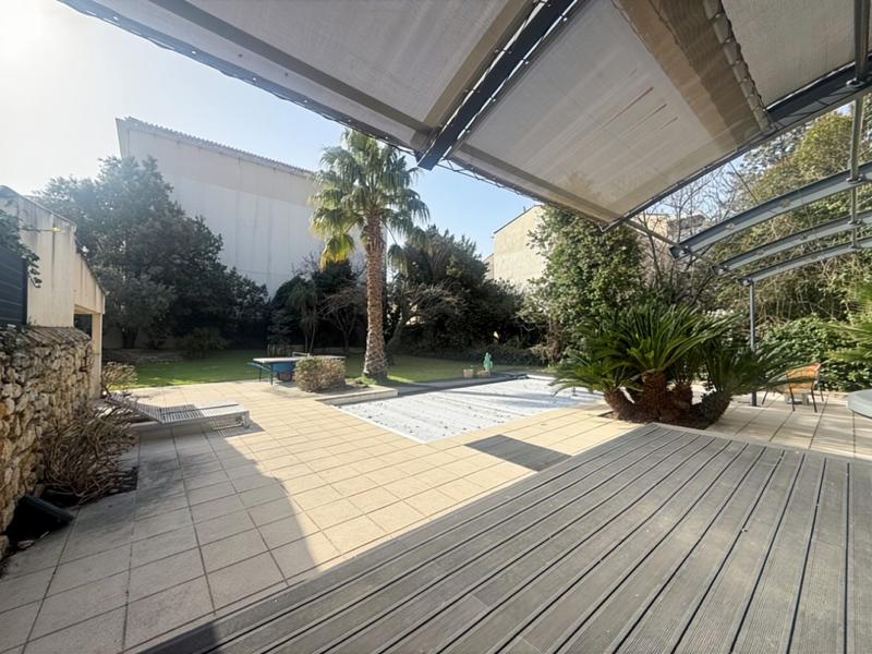 Maison - 211 m² - 5 pièces