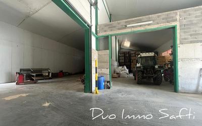 Local commercial - 2 200 m² - 6 pièces