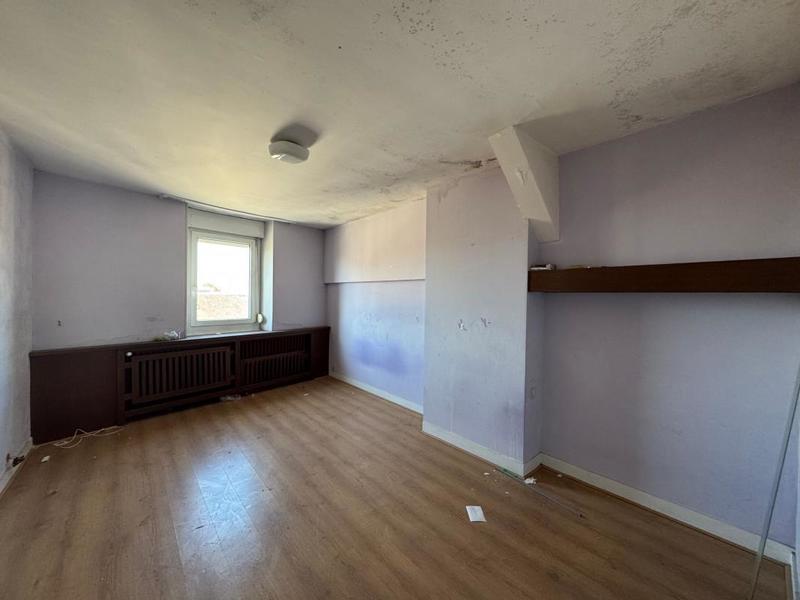 Maison - 270 m² - 2 pièces