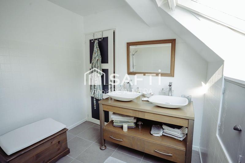 Maison - 217 m² - 9 pièces