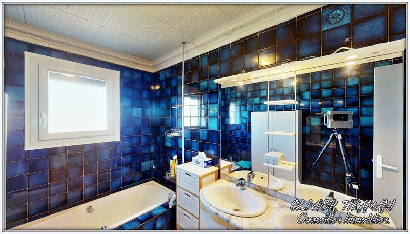 Maison - 204 m² - 10 pièces