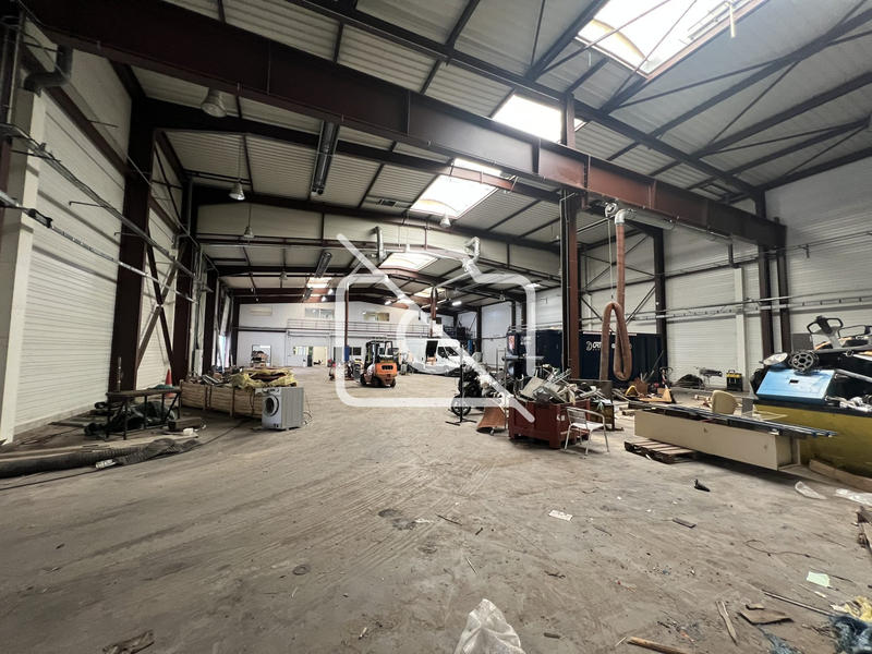 Entrepôt - 1 668 m²