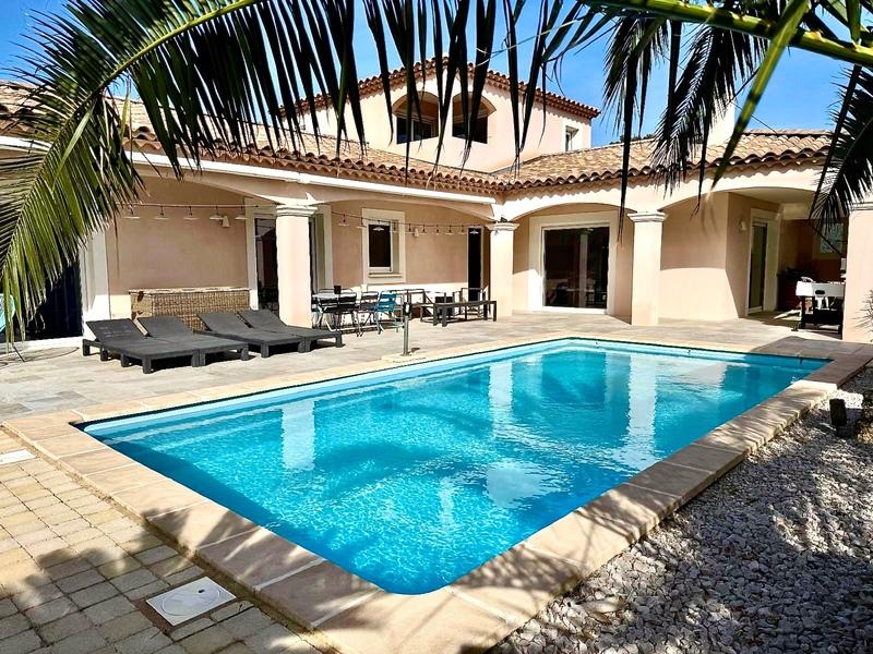 Maison - 207 m² - 5 pièces