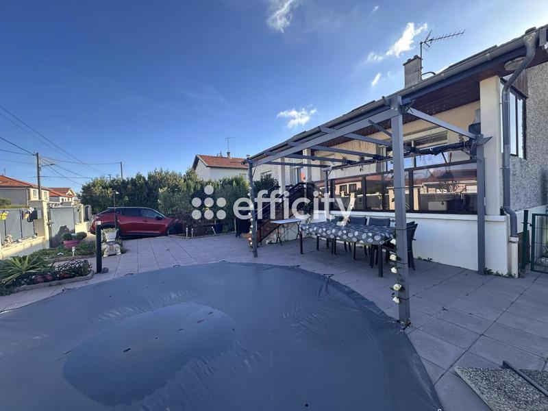 Maison - 135 m² - 7 pièces