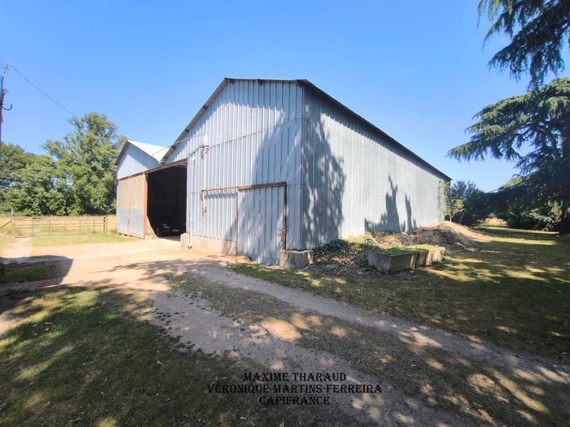 Propriété - 327 m² - 11 pièces