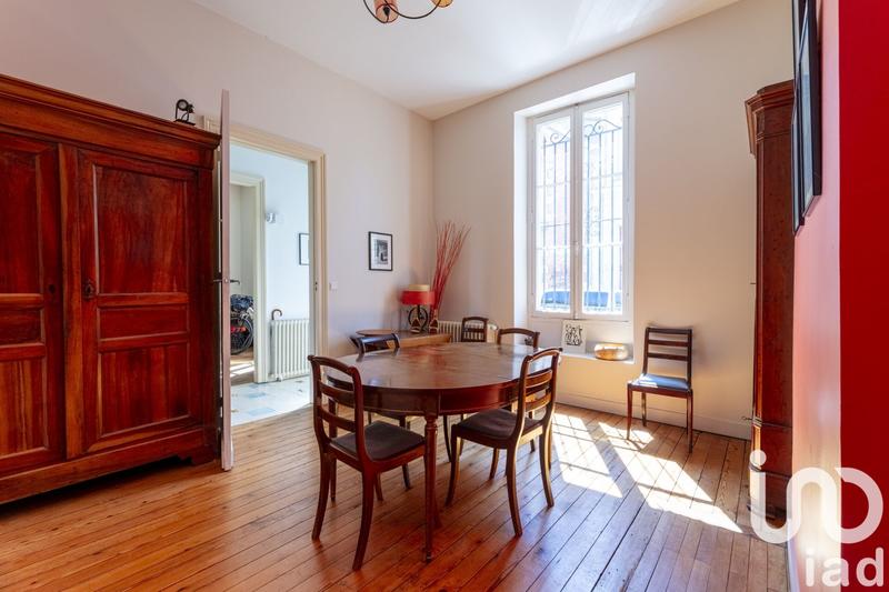 Maison - 200 m² - 8 pièces