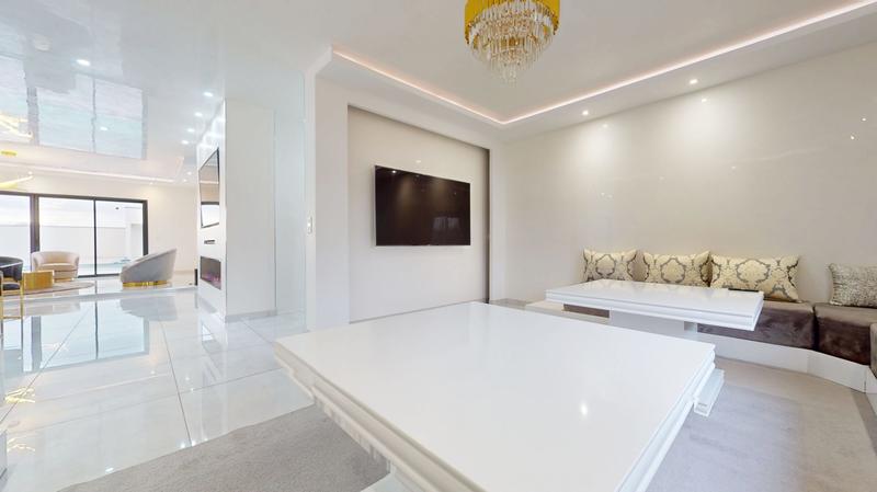 Maison contemporaine - 280 m² - 6 pièces