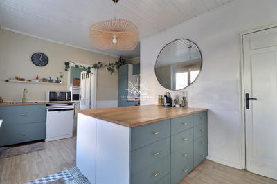 Maison - 240 m² - 10 pièces