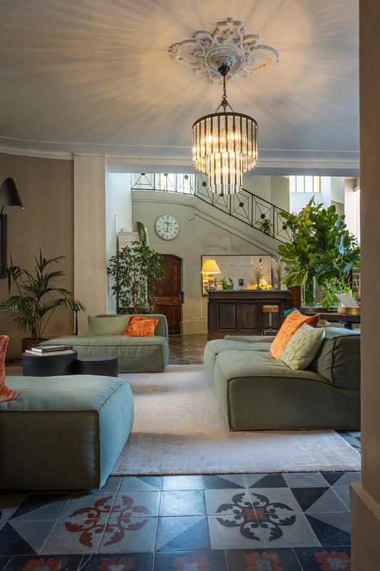 Maison - 520 m² - 8 pièces