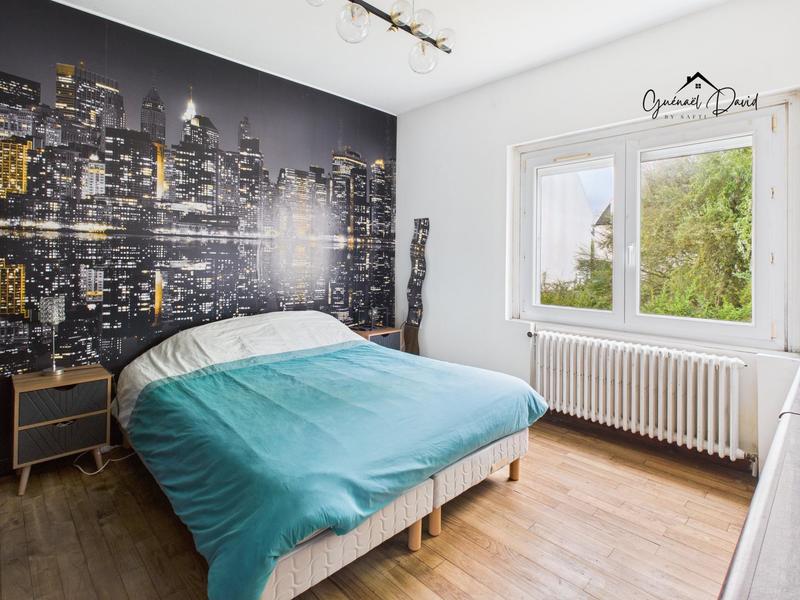 Maison - 182 m² - 8 pièces