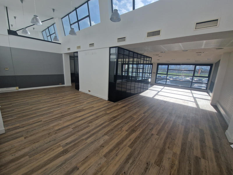 Local commercial - 148 m²